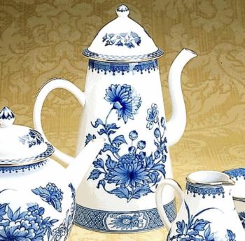 Mottahedeh Imperial Blue Coffeepot (9.25" h.)