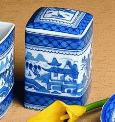 Mottahedeh Blue Canton Square Box 4"H