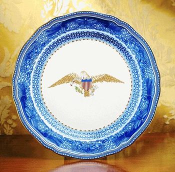 Mottahedeh Diplomatic Eagle Plate 9.25"D - Image 2