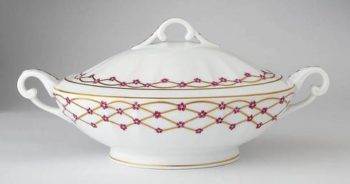 Robert Haviland & C. Parlon Elizabeth Covered Vegetable 54 oz.