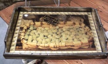 Pulvermacher Provence Pears Wood Tray 15x22