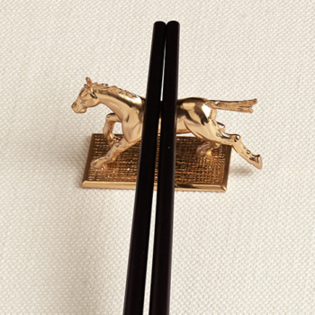 L'Objet Horse Knife/Chopstick Rest - Gold set/6 2.5" x 1.5˝ - Image 3