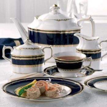 Royal Crown Derby Ashbourne Creamer 8.75 oz - Image 2