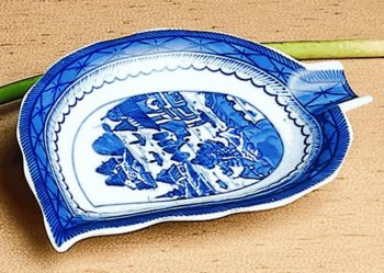 Mottahedeh Blue Canton Leaf Tray 6.5'L