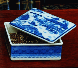 Mottahedeh Blue Canton Rectangular Box, Medium 4.5"W x 3.75"D x 1.75"H