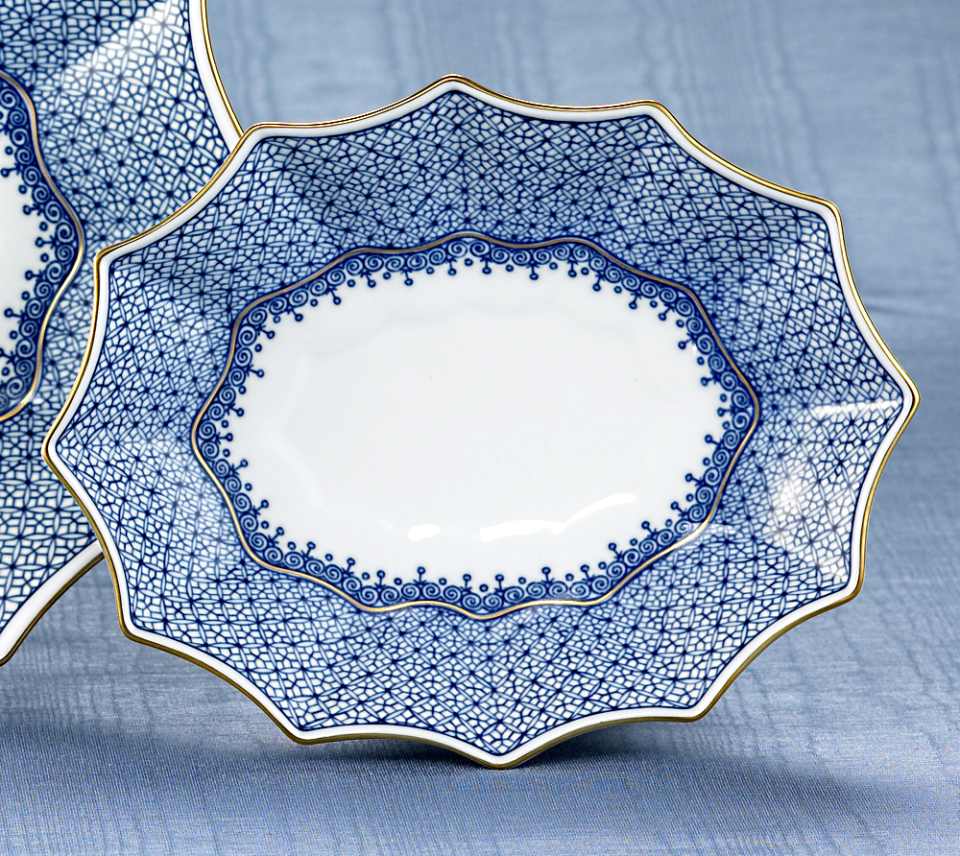 Mottahedeh Blue Lace Fluted Tray, Small 6.5" x 8.25" The Pink Daisy
