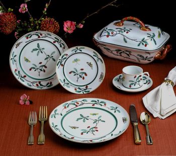 Mottahedeh Famille Verte Breakfast Cup and Saucer - Image 2