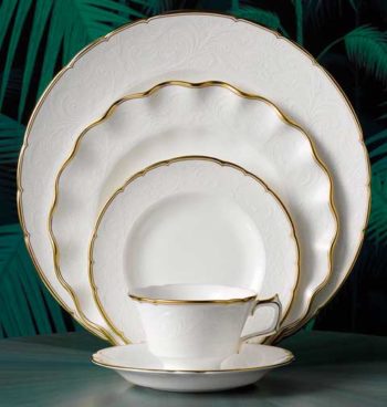 Royal Crown Derby Darley Abbey Pure Gold Dinner Plate 10.5"D - Image 2