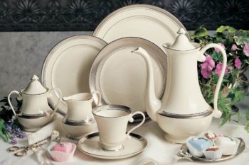 Pickard China Geneva Ivory Dinner Plate 10.875"D