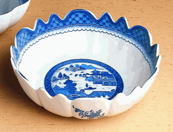 Mottahedeh Blue Canton Scalloped Bowl 10.5"D
