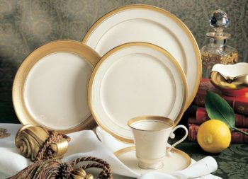 Pickard China Palace White Round Vegetable Bowl 9.375"D
