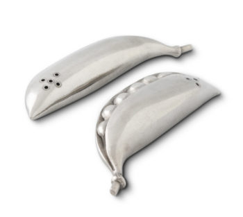 Vagabond House Pea Pod Salt & Pepper 2.25" W x 4.5"