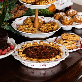 Juliska Country Estate Pie Dish - Winter Frolic - Image 4