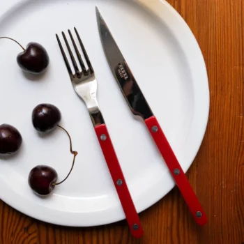 Sabre Bistrot Solid Burgundy Flatware
