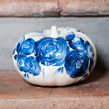 Vietri Blue Camellia Small Figural Pumpkin - Image 3